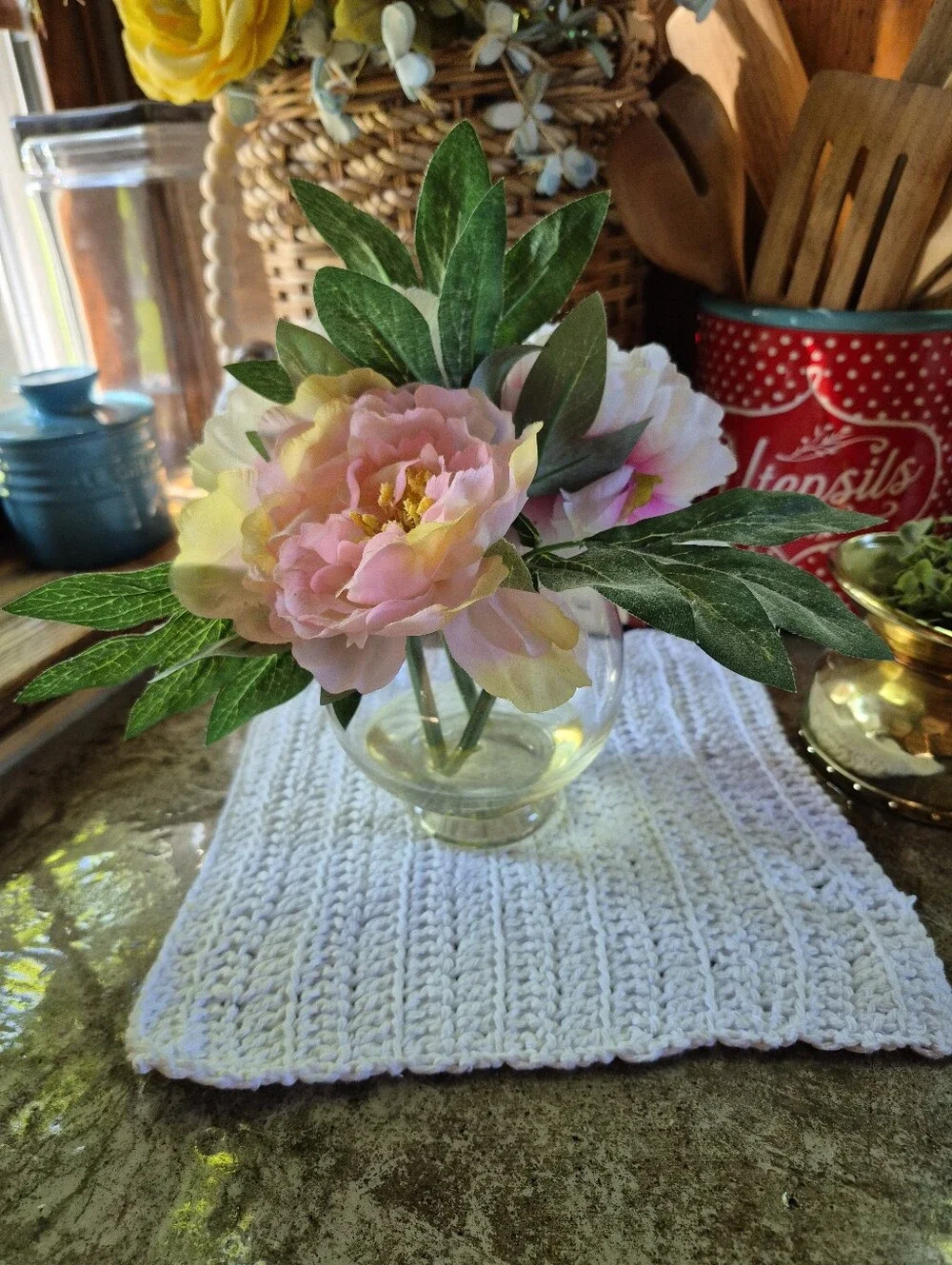 ❤️‍🔥Floral Attached Glass Vase Flower Arrangement Centerpiece
